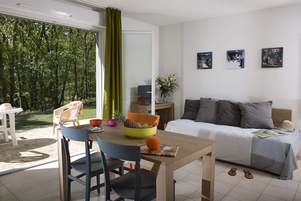 Terres De France - Le Domaine Du Golf Hotell Saumur Exteriör bild