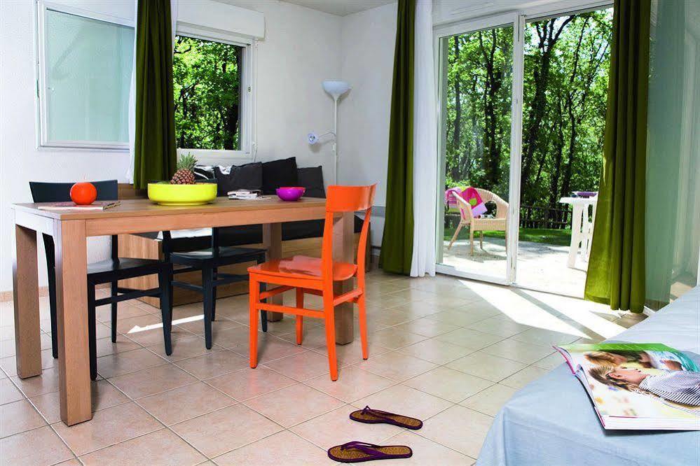 Terres De France - Le Domaine Du Golf Hotell Saumur Exteriör bild